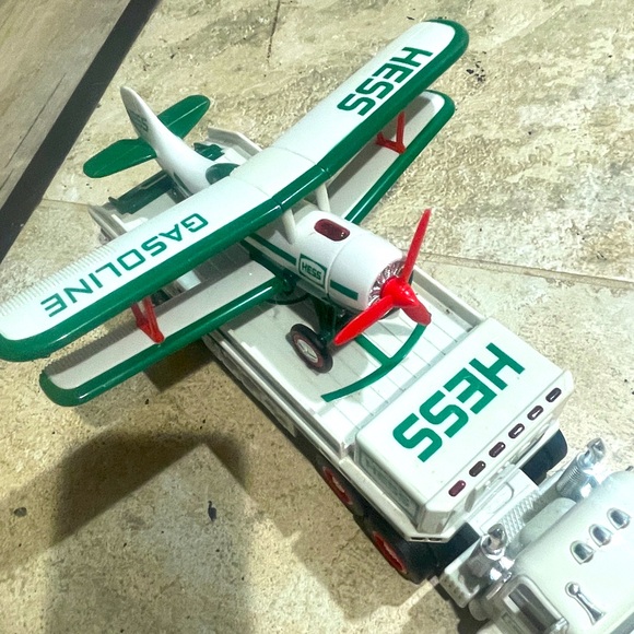Hess truck with plane - Picture 4 of 4